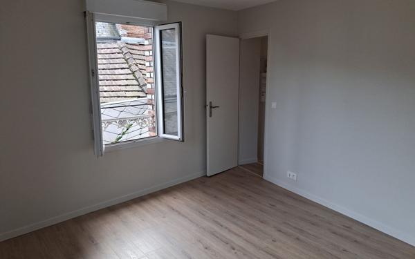 Appartement à louer    3 pièces •  Pont-l'Évêque