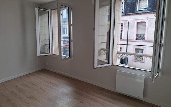 Appartement à louer    3 pièces •  Pont-l'Évêque