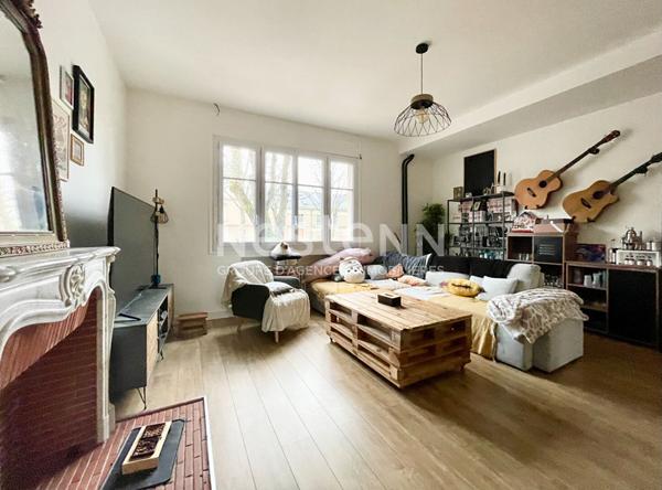 A vendre Angers,les hauts de la doutre, appartement type 3, rez-de-chaussée surélevé, cuisine ouverte aménagée équipée, 2 chambres, aucun travaux à prévoir, petite copropriété.