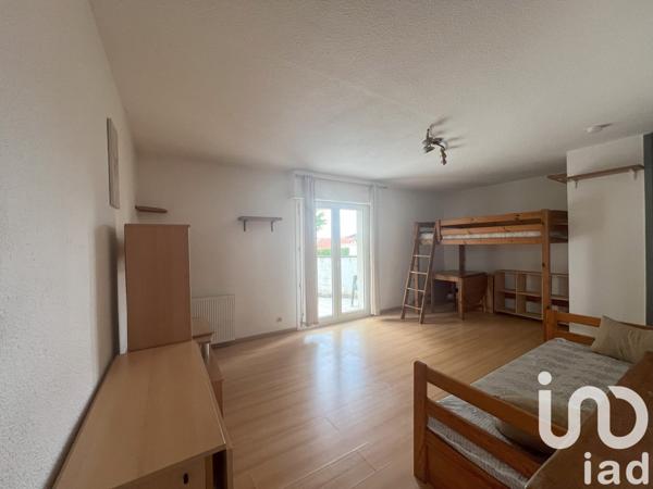 Appartement 1 pièce de 31 m² à Saint-Pierre-du-Mont (40280)