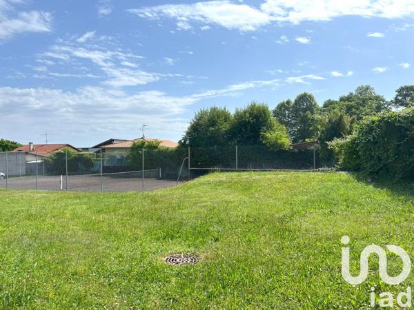 Appartement 1 pièce de 31 m² à Saint-Pierre-du-Mont (40280)