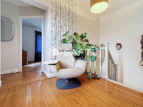 À VENDRE - MAISON DE TYPE 8 - PISCINE CHAUFFÉE - PROUILLY