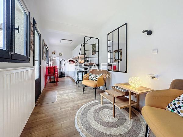 À VENDRE - MAISON DE TYPE 8 - PISCINE CHAUFFÉE - PROUILLY