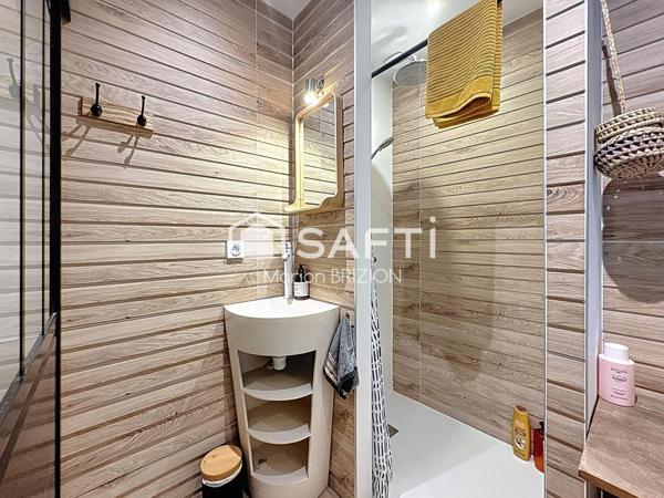 À VENDRE - MAISON DE TYPE 8 - PISCINE CHAUFFÉE - PROUILLY