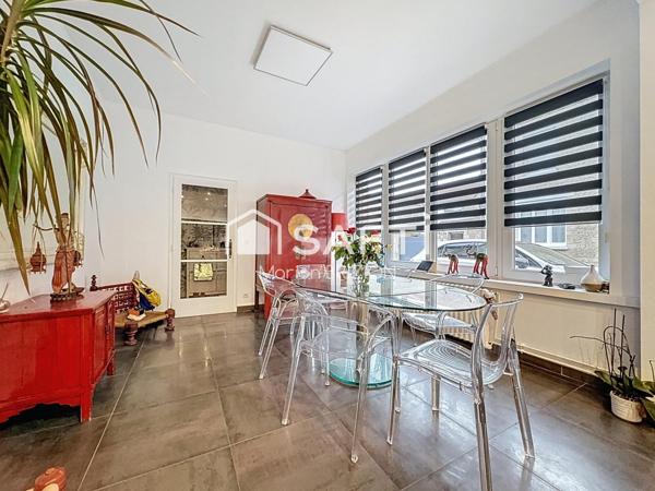 À VENDRE - MAISON DE TYPE 8 - PISCINE CHAUFFÉE - PROUILLY