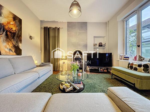 À VENDRE - MAISON DE TYPE 8 - PISCINE CHAUFFÉE - PROUILLY