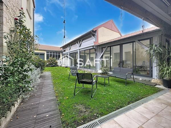 À VENDRE - MAISON DE TYPE 8 - PISCINE CHAUFFÉE - PROUILLY