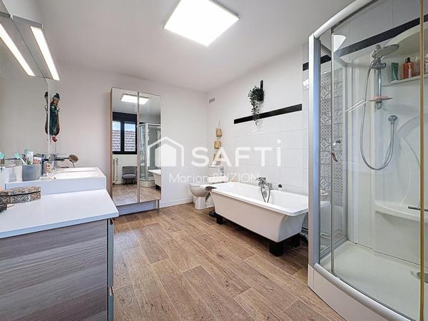 À VENDRE - MAISON DE TYPE 8 - PISCINE CHAUFFÉE - PROUILLY