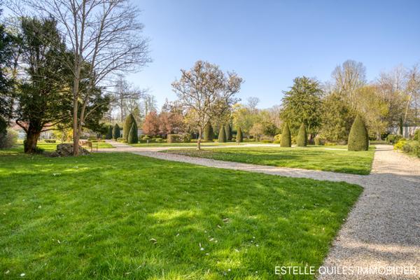 Versailles (78000) VERSAILLES NOTRE-DAME ERMITAGE : vue exceptionnelle, appt 2 pièces 50 m² env, ascenseur, balcon, parking, cave