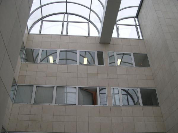 Bureaux à louer à Cergy immeuble au pied du RER service fibre