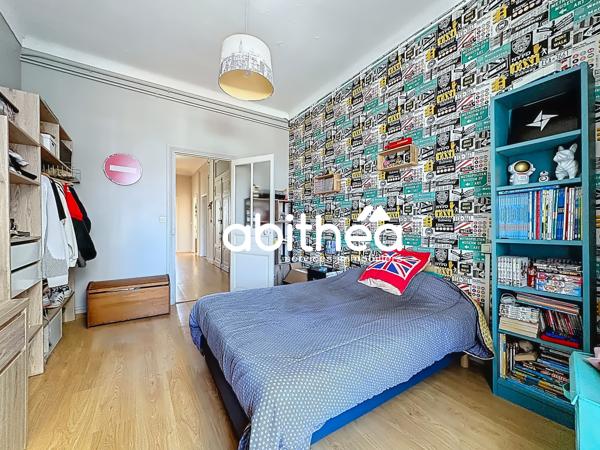 APPARTEMENT T4 - 119 m² - 3 CHAMBRES - BUREAU - 2 BALCONS - CAVE - CLIMATISATION - CENTRE-VILLE DE BÉZIERS