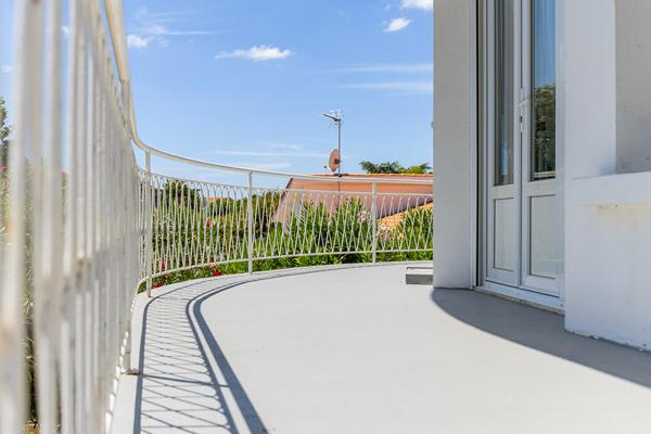 Villa des années 40, une signature architecturale au coeur du Château d’Oléron