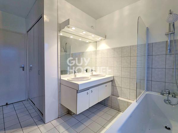 Appartement lumineux avec balcon et parking - quartier Saint-Claude