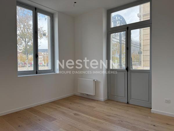 RARE À LA VENTE - MAISON - VUE MEUSE - TOIT TERRASSE - PARKING