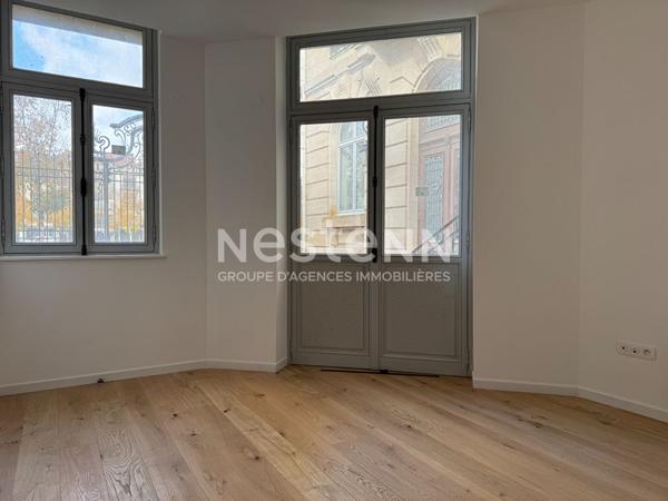 RARE À LA VENTE - MAISON - VUE MEUSE - TOIT TERRASSE - PARKING