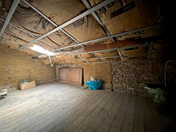 Massieux (01600) À Vendre – Combles aménageables – Reyrieux