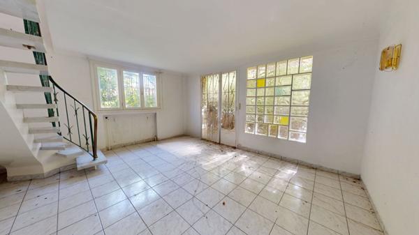 VILLEMOMBLE- Maison avec jardin et Terrain à l'arrière