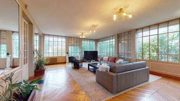 LE RAINCY Maison,10 pièces 240 m2