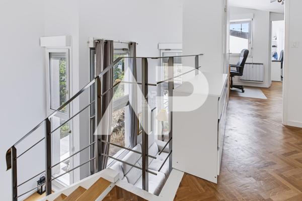 Sèvres Rive Gauche - Duplex avec terrasse 900 000 € **  - Référence  693-s
