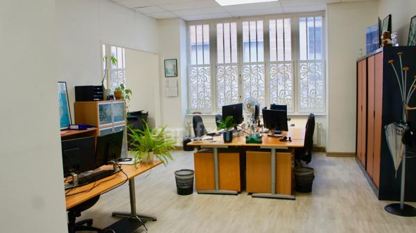 Local/bureau à vendre ROUBAIX (59) Quartier:gare, centre-ville 114,85m2 , 2 parkings, zone franche.