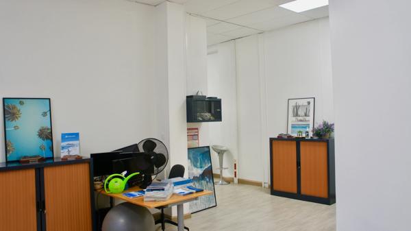 Local/bureau à vendre ROUBAIX (59) Quartier:gare, centre-ville 114,85m2 , 2 parkings, zone franche.