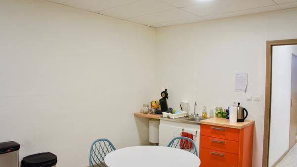 Local/bureau à vendre ROUBAIX (59) Quartier:gare, centre-ville 114,85m2 , 2 parkings, zone franche.