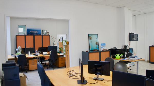 Local/bureau à vendre ROUBAIX (59) Quartier:gare, centre-ville 114,85m2 , 2 parkings, zone franche.