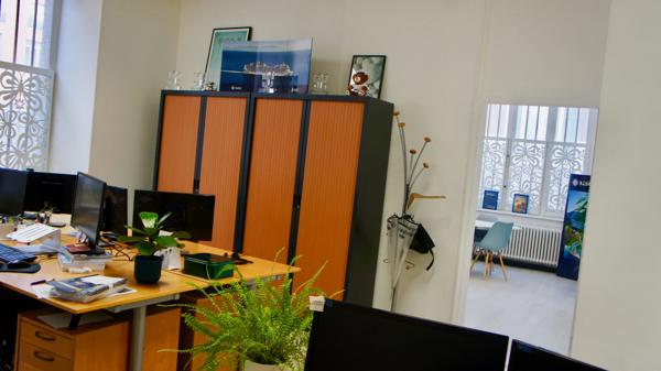 Local/bureau à vendre ROUBAIX (59) Quartier:gare, centre-ville 114,85m2 , 2 parkings, zone franche.