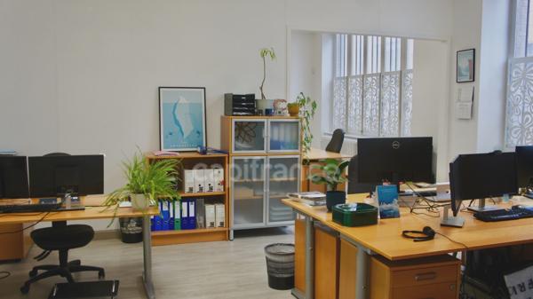Local/bureau à vendre ROUBAIX (59) Quartier:gare, centre-ville 114,85m2 , 2 parkings, zone franche.