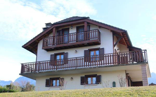 Maison à vendre    6 pièces • 131,59 m2 Saint-Sixt