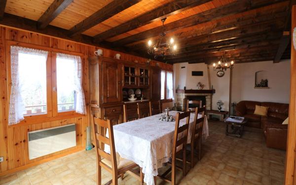 Maison à vendre    6 pièces • 131,59 m2 Saint-Sixt