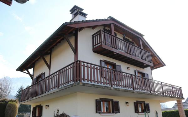 Maison à vendre    6 pièces • 131,59 m2 Saint-Sixt