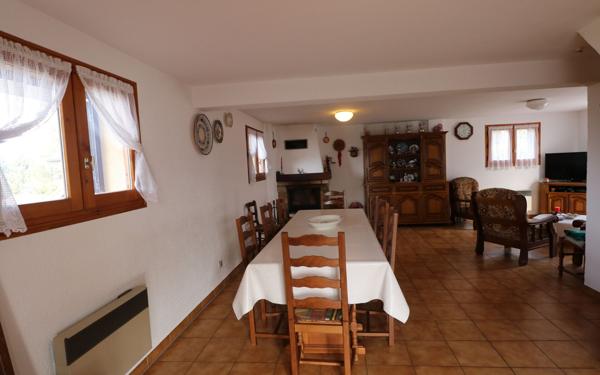 Maison à vendre    6 pièces • 131,59 m2 Saint-Sixt