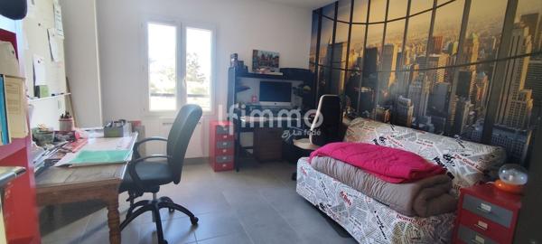 Villa 3 chambres 117 m² habitables, piscine et garage