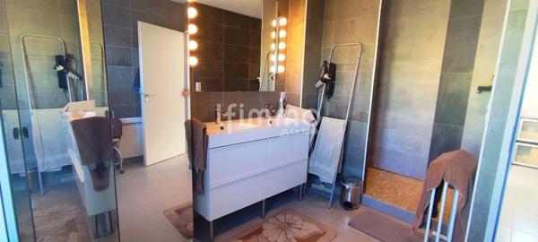 Villa 3 chambres 117 m² habitables, piscine et garage