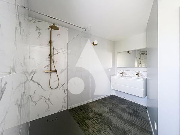 Appartement 7 pièces 179.75 m2