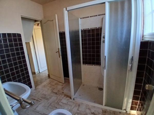 À vendre - Maison traditionnelle, 4 pièces située à La Chartre-sur-le-Loir (72340)
