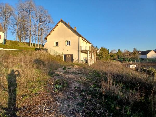 À vendre - Maison traditionnelle, 4 pièces située à La Chartre-sur-le-Loir (72340)