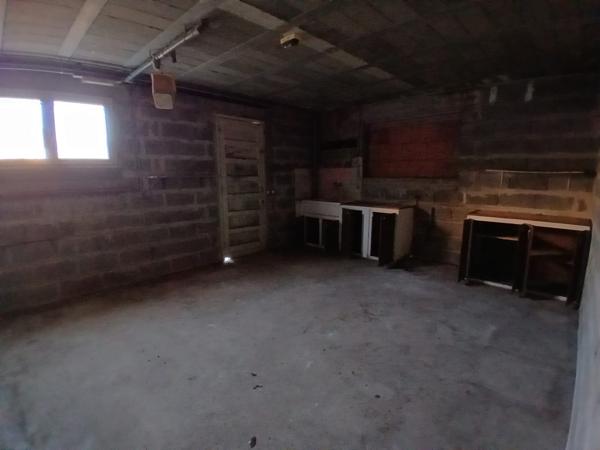 À vendre - Maison traditionnelle, 4 pièces située à La Chartre-sur-le-Loir (72340)