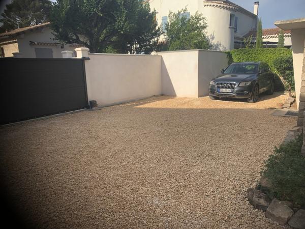 Villeneuve-lès-Avignon (30400) QUARTIER BD CALMETTE, VILLENEUVE-LES-AV. MAISON TYPIQUE DE 1964, 7 PIECES, JARDIN, PISCINE