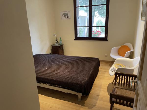 Villeneuve-lès-Avignon (30400) QUARTIER BD CALMETTE, VILLENEUVE-LES-AV. MAISON TYPIQUE DE 1964, 7 PIECES, JARDIN, PISCINE