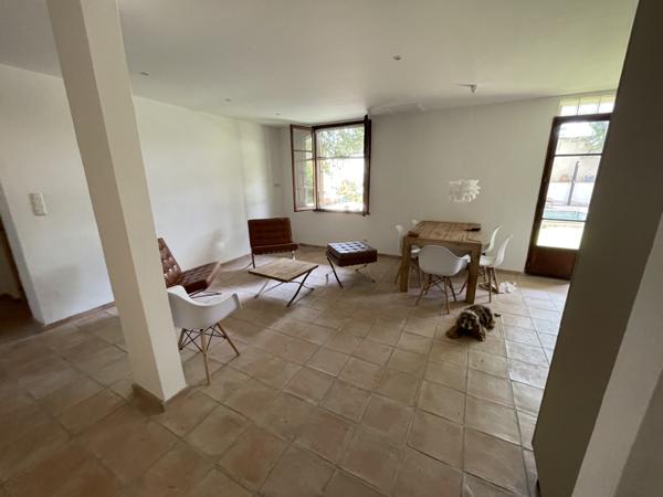 Villeneuve-lès-Avignon (30400) QUARTIER BD CALMETTE, VILLENEUVE-LES-AV. MAISON TYPIQUE DE 1964, 7 PIECES, JARDIN, PISCINE