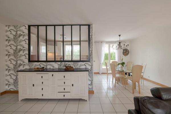 Maison Betton 8 pièce(s) IMPASSE / LUMINOSITE / 170 M² / 6 CHAMBRES / TERRAIN 735 M²