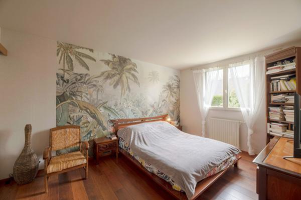 Maison Betton 8 pièce(s) IMPASSE / LUMINOSITE / 170 M² / 6 CHAMBRES / TERRAIN 735 M²