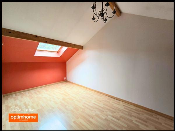 Maison à Gex avec 4 chambres, jardin, parking et double garage