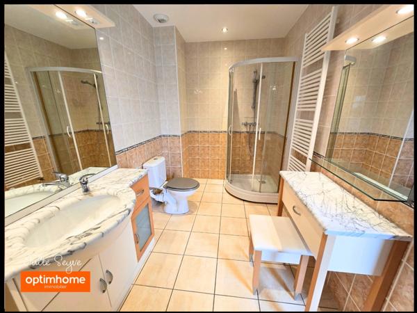 Maison à Gex avec 4 chambres, jardin, parking et double garage