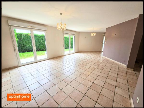 Maison à Gex avec 4 chambres, jardin, parking et double garage