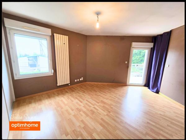 Maison à Gex avec 4 chambres, jardin, parking et double garage