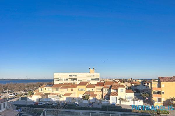 FRONTIGNAN PLAGE : Studio meublé avec loggia, entièrement rénové, place de parking