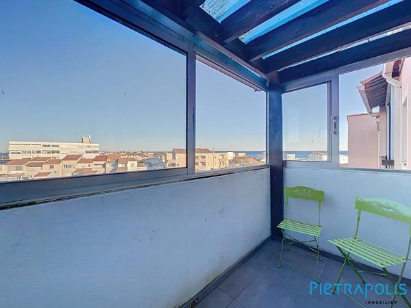 FRONTIGNAN PLAGE : Studio meublé avec loggia, entièrement rénové, place de parking
